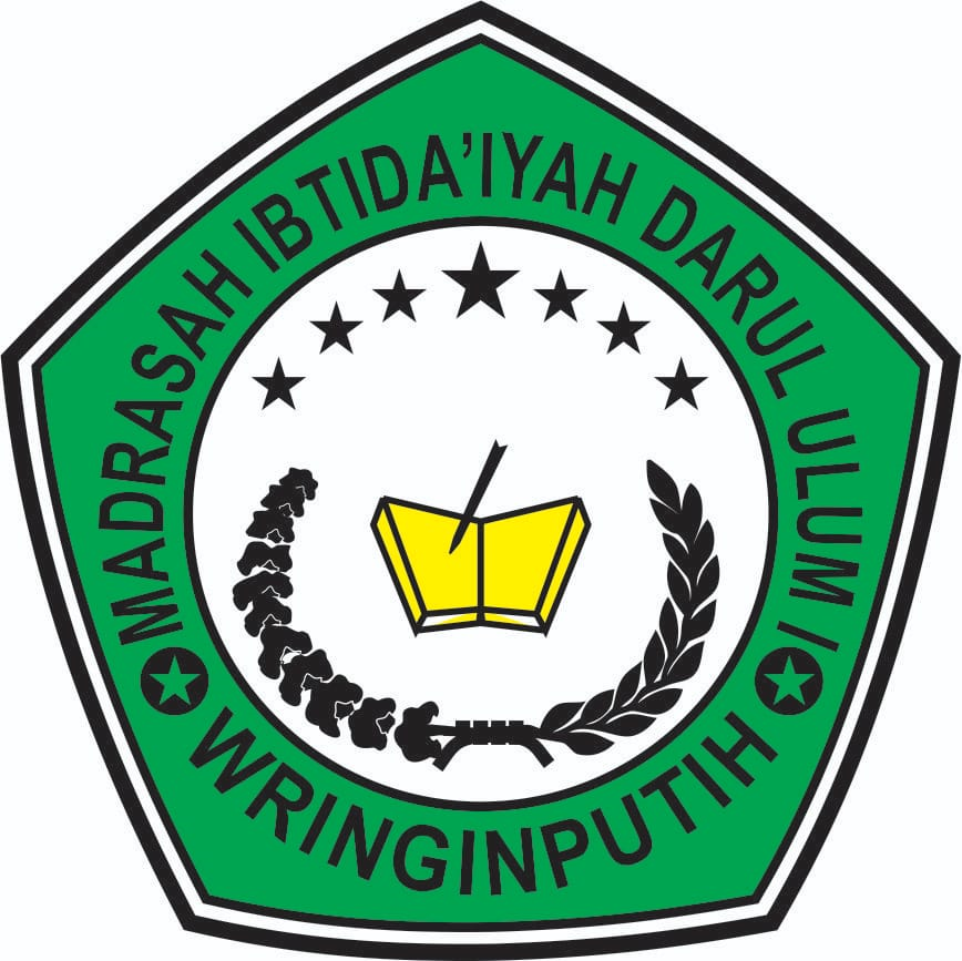 Gedung Madrasah Tsanawiyah dengan suasana cerah dan hijau